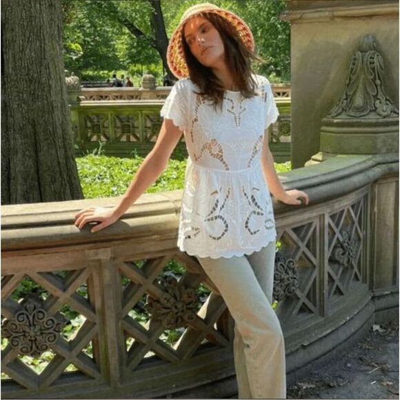 Guadalupe Size M Chloe Embroidered Peplum Blouse Off White Coastal Feminine NWT - Picture 2 of 13